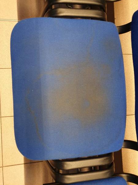 Nettoyage des chaises suite à une infiltration d’eau Var