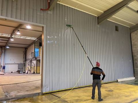 Entreprise de nettoyage pour bardage d'un entrepôt aux Arcs dans le Var