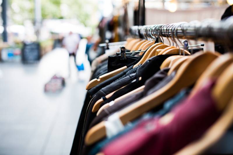 Nettoyage à sec expert Trans-en-Provence pressing pour des vêtements délicats